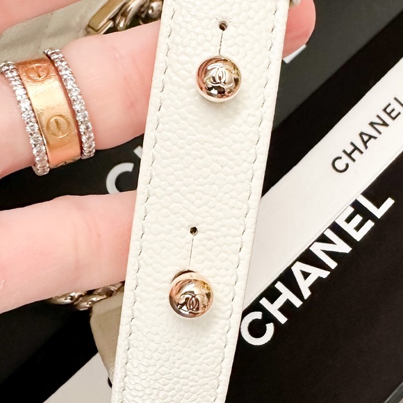 Chanel Caviar Quilted Medium Boy Leather Chain Flap Bag - Picture 13 of 16